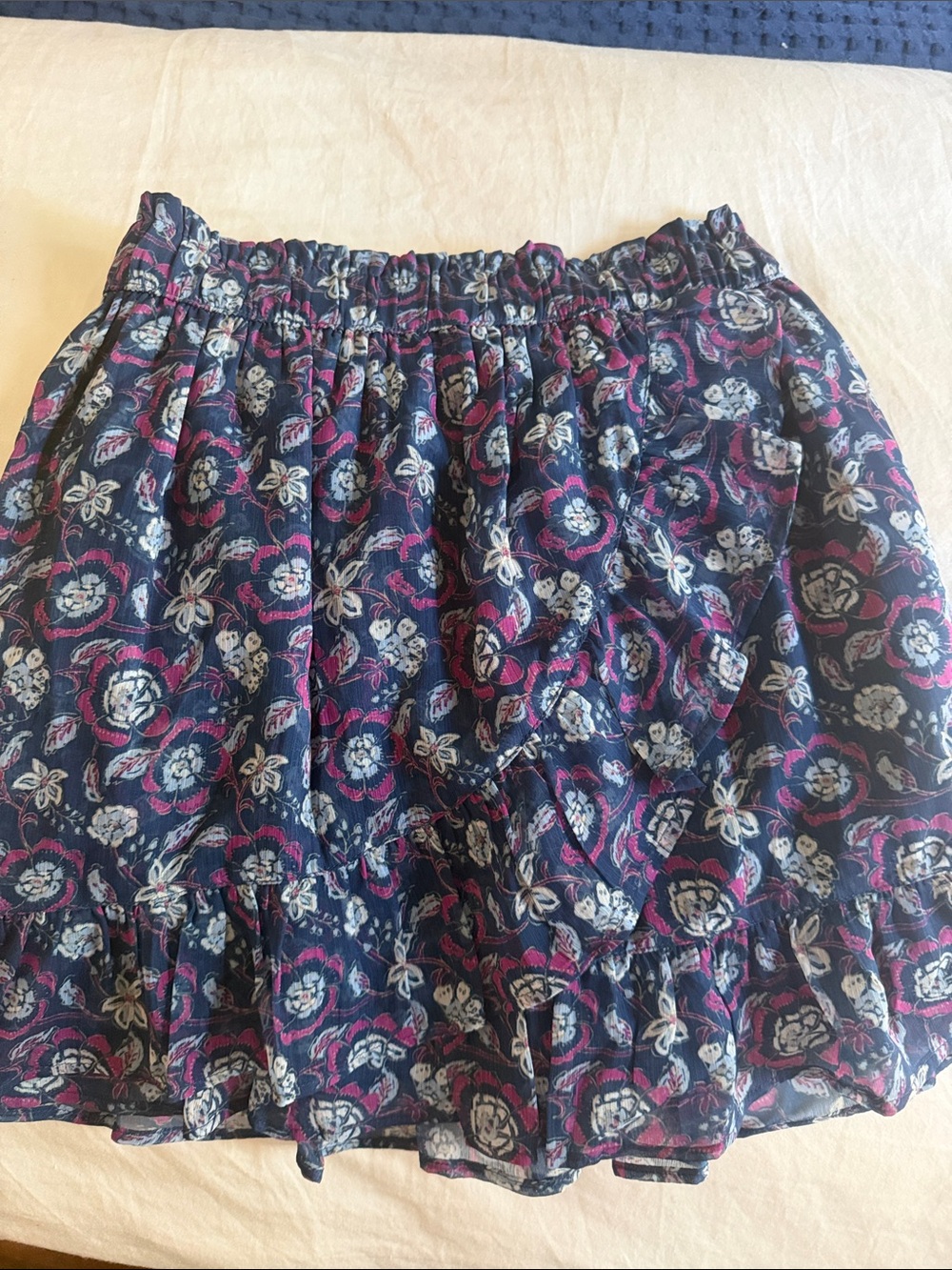 New never worn girls Vineyard Vines skirt size 6/7